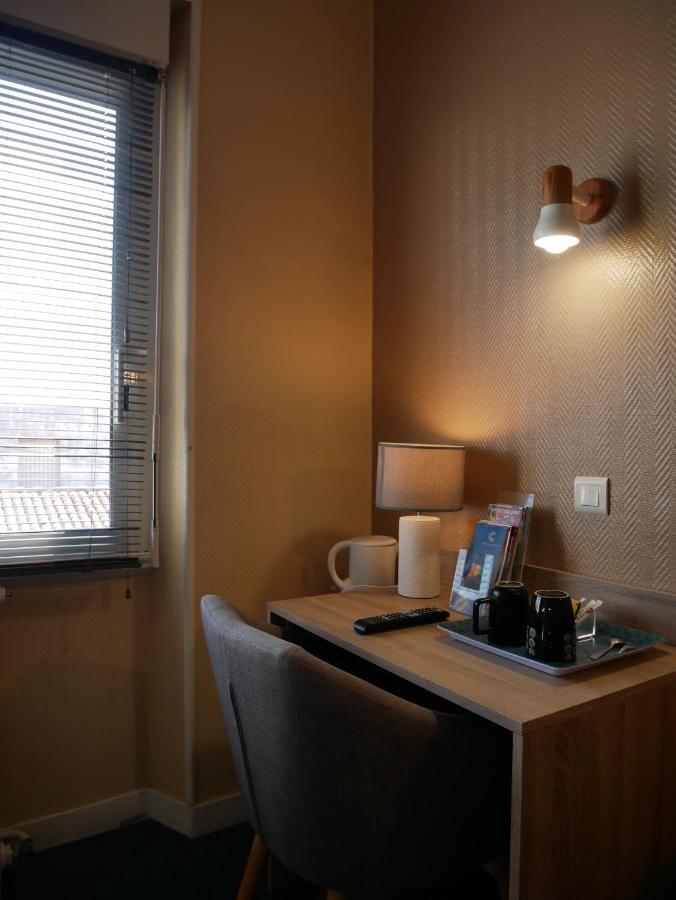 Hotel Le Pasteur Роаян Екстериор снимка