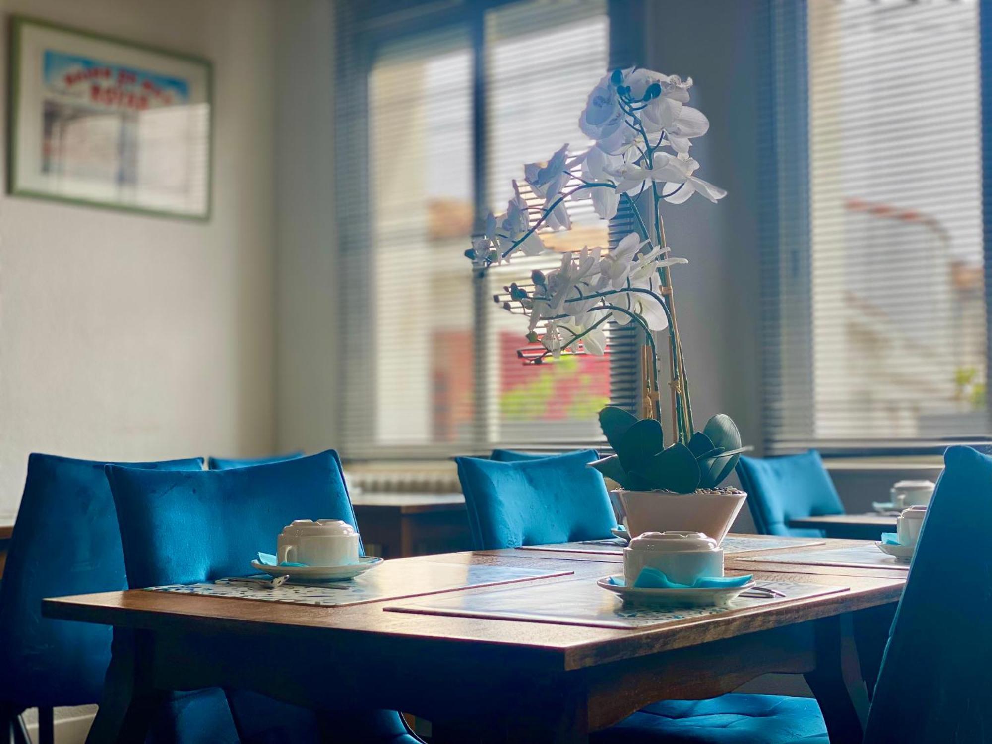 Hotel Le Pasteur Роаян Екстериор снимка