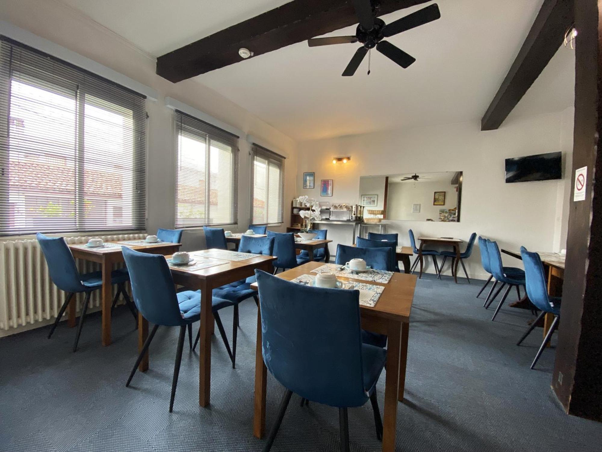 Hotel Le Pasteur Роаян Екстериор снимка